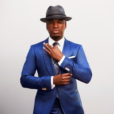 Ne-Yo suit